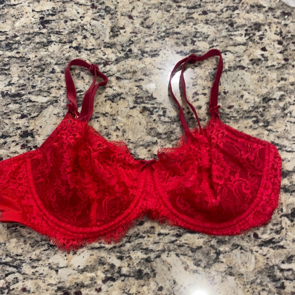 “Victoria’s Secret -Dream Angels” Lace Bra